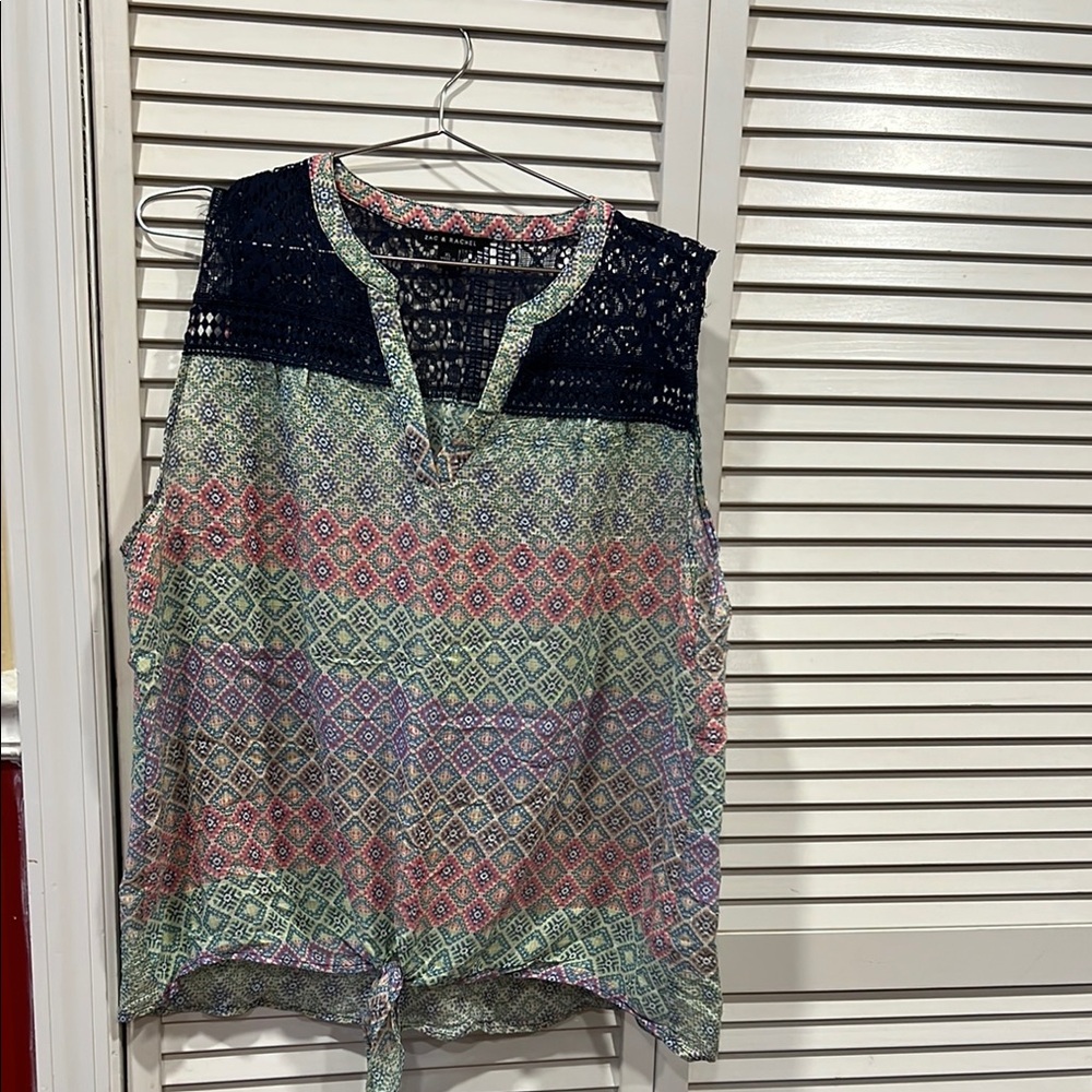 Multicolor Sleeveless Top with Lace Detail
